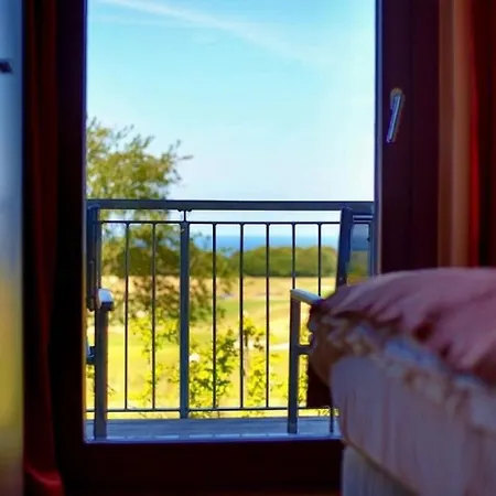 Birdie Mit Ostseeblick Haus Fore アパート レーメ